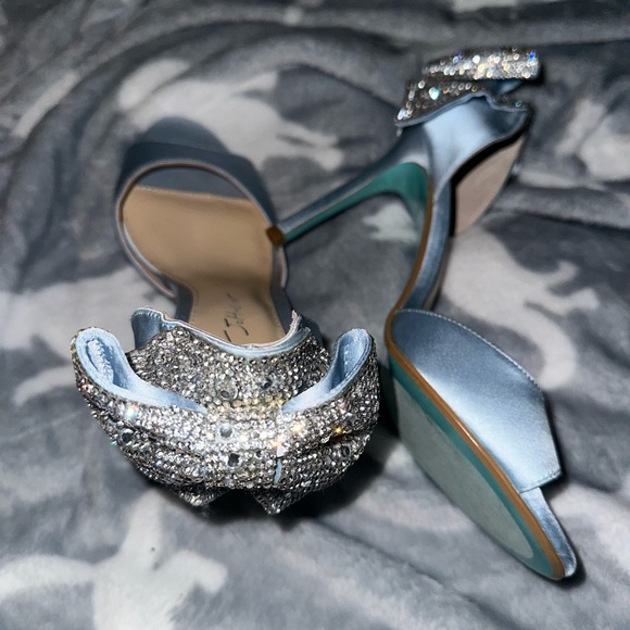 Betsy Johnson rhinestone bow heels - Picture 2 of 2